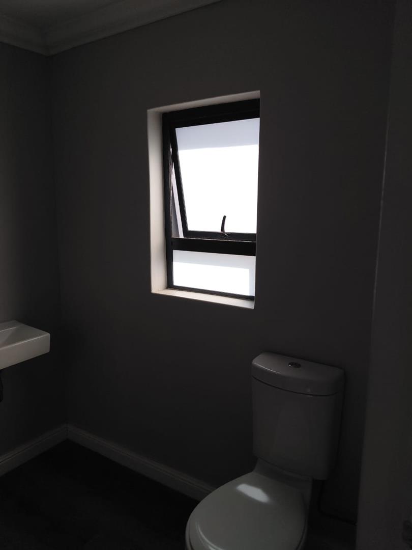 To Let 1 Bedroom Property for Rent in Protea Heights Western Cape